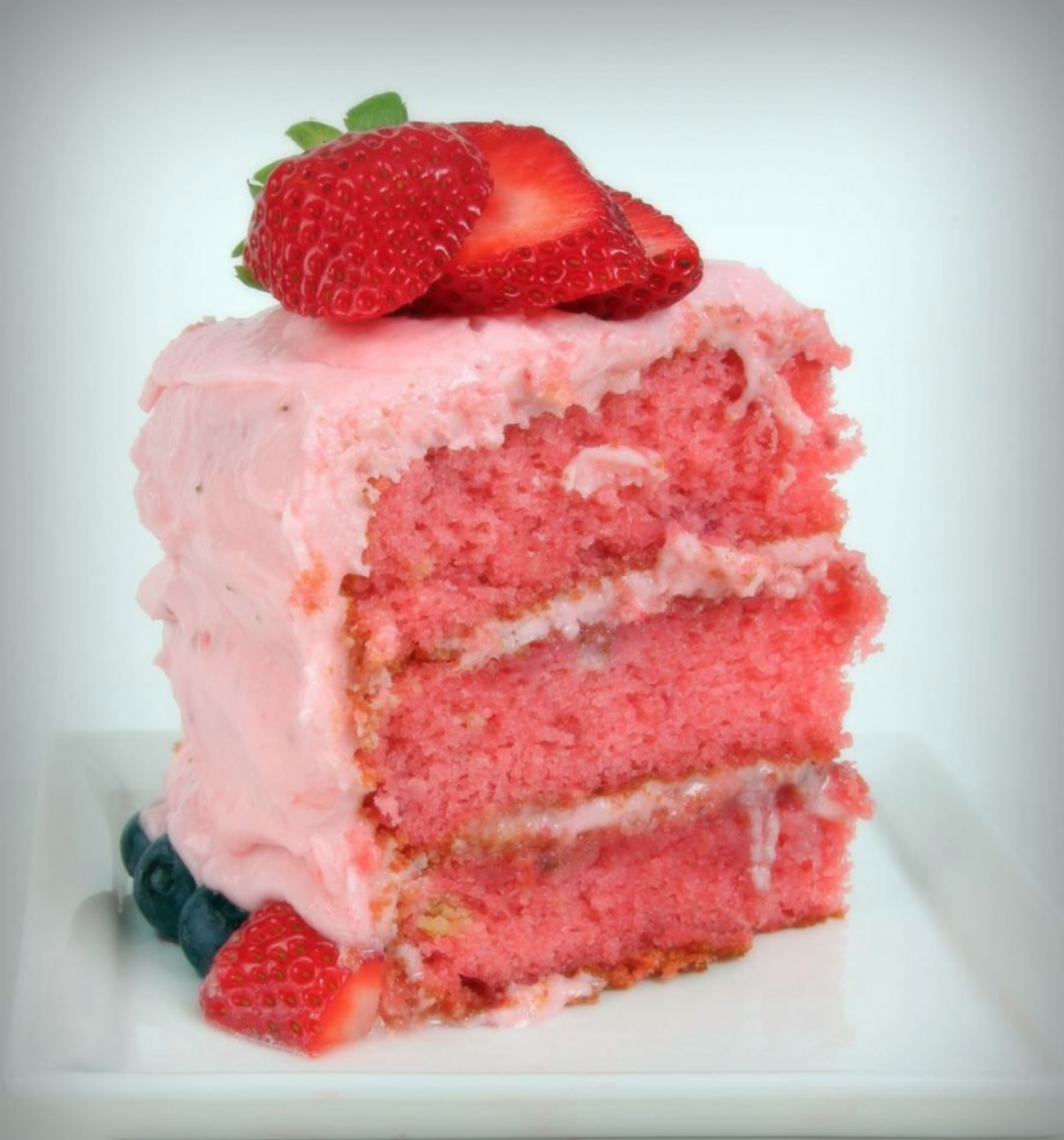 STRAWBERRY-BUTTERMILK-POUND-CAKE