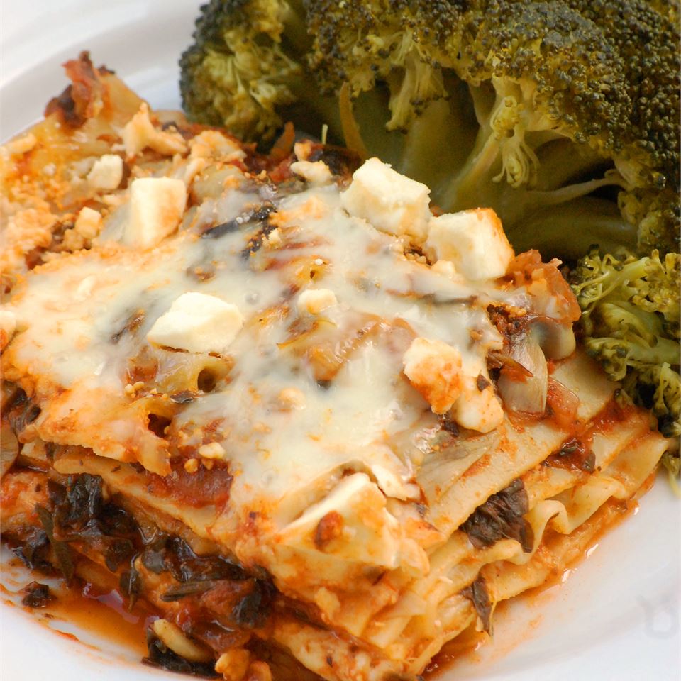 Artichoke Spinach Lasagna - Crockpot Girl