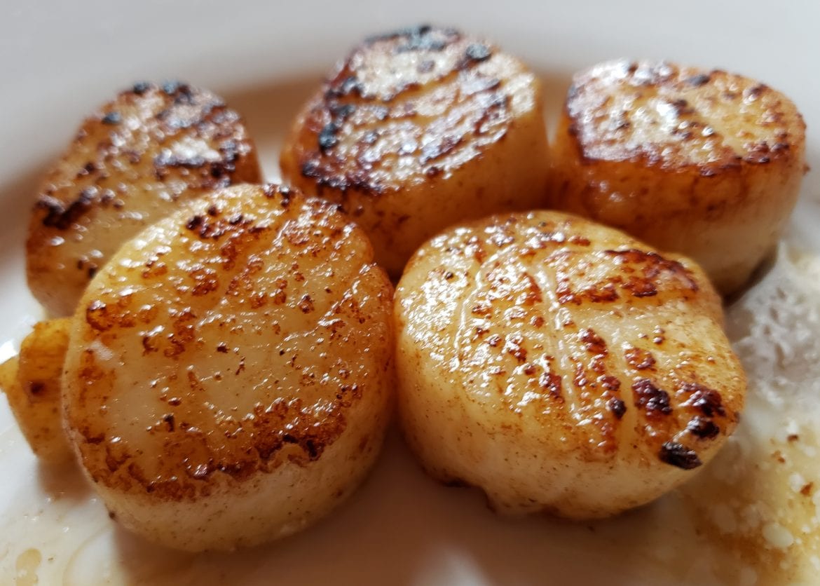 Easy Garlic-Lemon Scallops Easy Garlic-Lemon Scallops