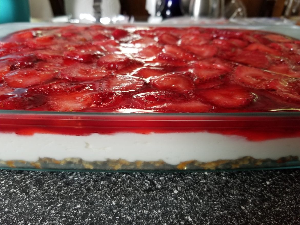Strawberry Pretzel Salad Is the Easiest Dessert You Can Bring