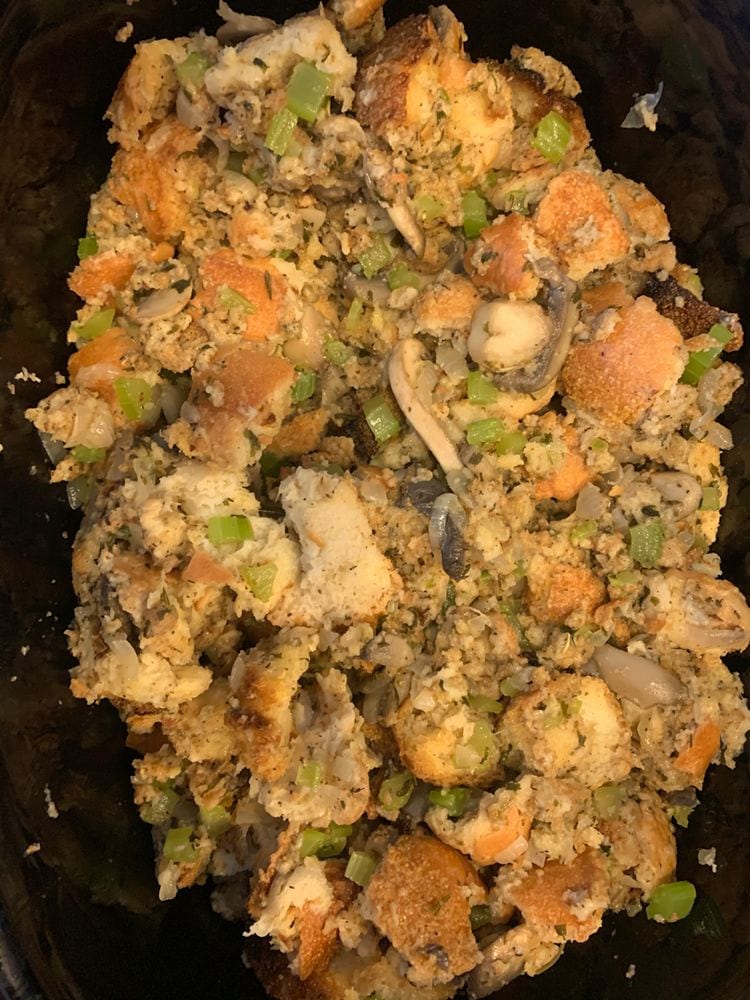 MY MOM’S PERFECT THANKSGIVING STUFFING - Crockpot Girl