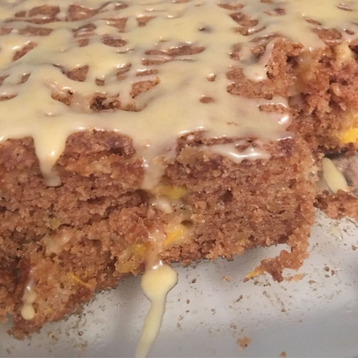 PEACH CAKE WITH CINNAMON AND PECANS PEACH CAKE WITH CINNAMON AND PECANS