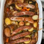 OVEN BAKED SAUSAGES WITH POTATOES, VEGETABLE AND GRAVY!