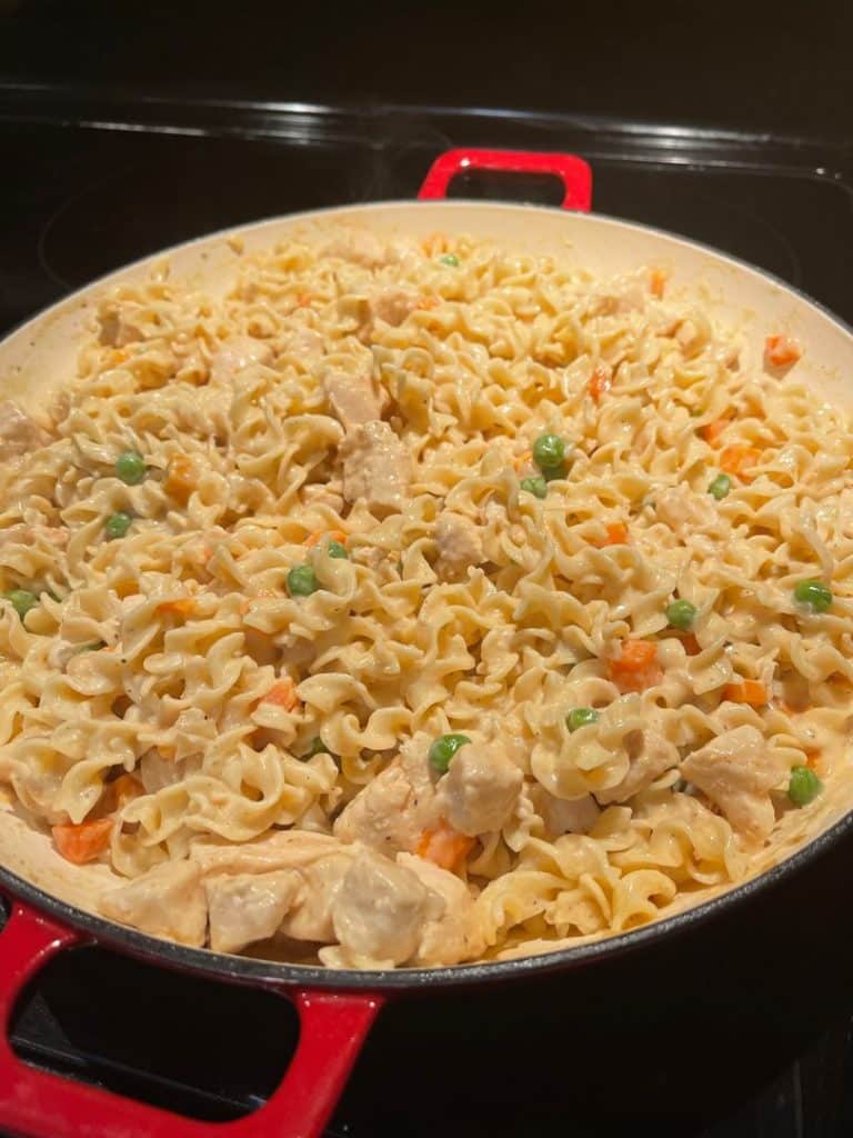 CHICKEN POT PIE NOODLE SKILLET Crockpot Girl CHICKEN POT PIE NOODLE SKILLET Crockpot Girl